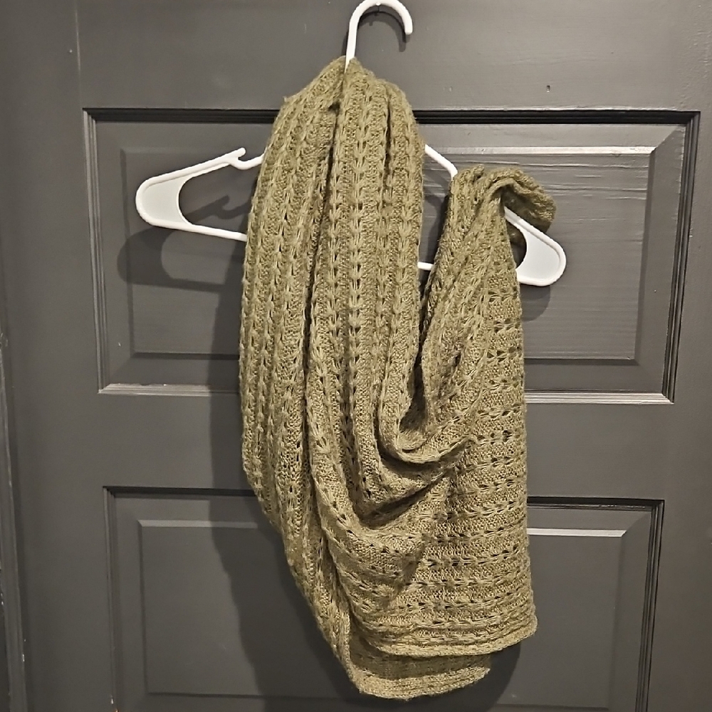 Cozy Knit Scarf in Olive Green